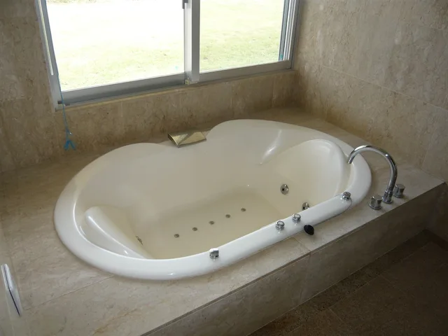 Suite, Queen Bed, Ocean Front, Eco Village Iriomote 9/10