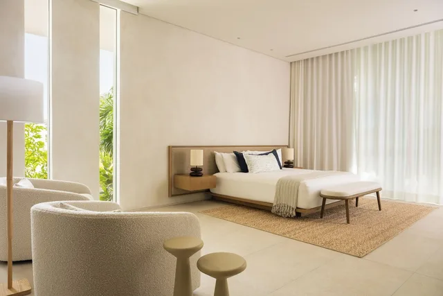 Reserve, 7 Bedrooms, Villa, Beach Front، Beach Enclave Long Bay 1/2