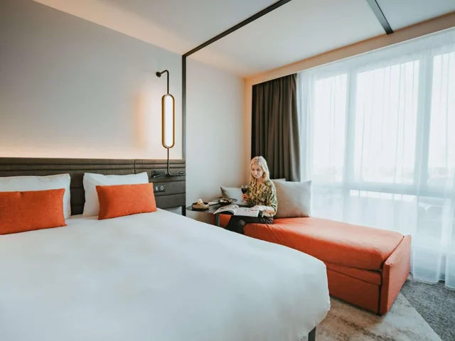 غرفة كلاسيكية بسرير مزدوج مع أريكة، NOVOTEL LENS NOYELLES 7/10