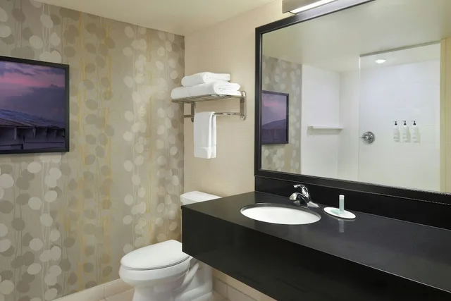 غرفة بسرير كينج، Fairfield Inn Suites Calgary Downtown 7/10