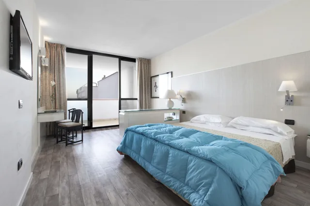 غرفة قياسية ثلاثية بسريرين منفصلين مع أريكة، Grand Hotel Pianeta Maratea 2/7