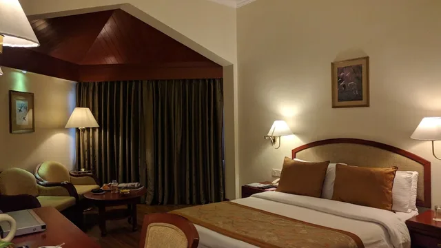 غرفة قياسية بسرير فردي، The Gateway Hotel Beach Road Calicut 3/5