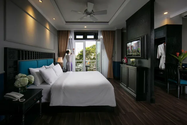 Suite, King and Twin Beds, Pool View, Balcony, Golden Holiday Hoi An Hotel 2/3