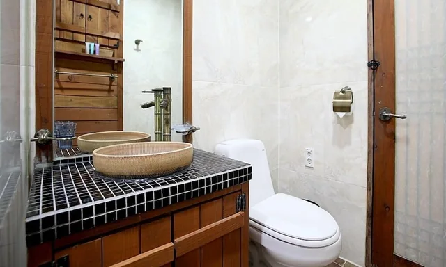 غرفة عائلية بفرشتي فوتون، Jeonju Hanok Taejogung Hotel 1/3