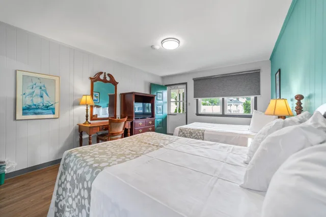 غرفة بسريرين مزدوجين، Glass House Inn 5/10