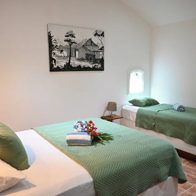 Deluxe, 1 Queen and 1 Single Bed, Hotel Pasatiempo 7/9