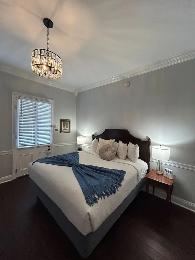 غرفة بريميير بسرير كينج، Hotel St Pierre French Quarter 2/10