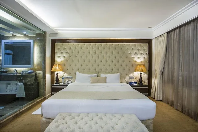 غرفة ملكية بسرير كينج، Agrabad Hotel 1/3
