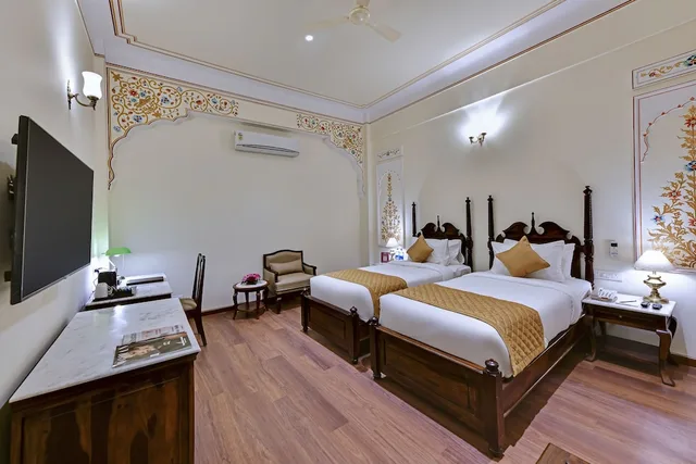 غرفة فاخرة بسرير كينج، Ramgarh Heritage A Luxury Boutique Resort 3/6