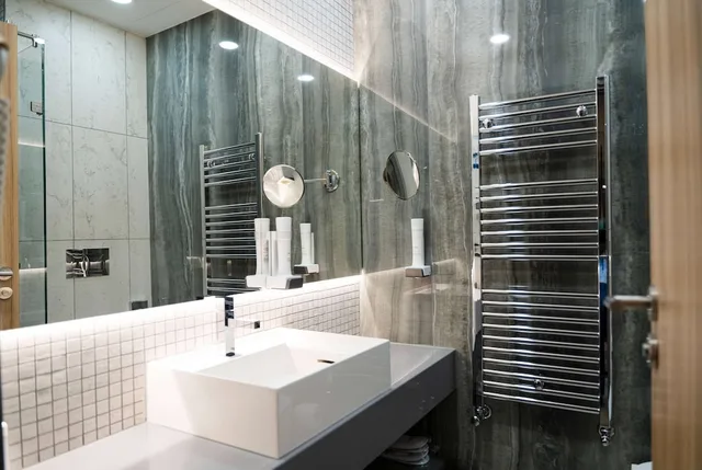 غرفة بسرير كوين، Ramada By Wyndham Ramnicu Valcea 3/3
