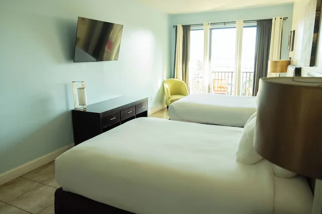 غرفة بسريرين كوين، Key West Resort on Lake Dora 5/8