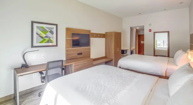 غرفة قياسية بسريرين كوين، Holiday Inn Express Hotel And Suites Gulf Shores 5/6