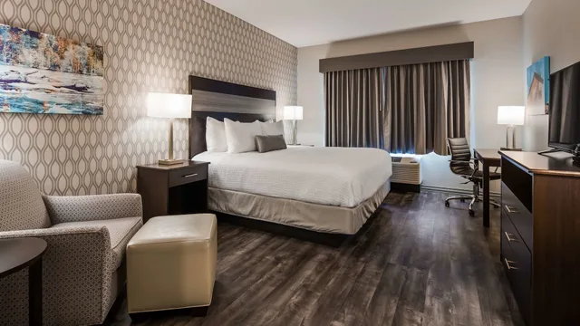 غرفة قياسية بسرير كينج، Best Western Plus Saint Peter 1/10