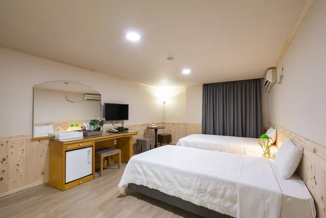 غرفة بسريرين منفصلين، New Jeju Hotel 5/9