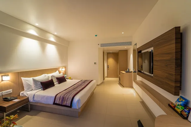 Green, Queen Bed، Rakabi The Fern Igatpuri 2/10