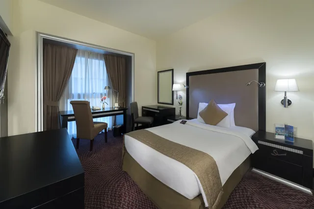 Standard, Queen Bed, Mercure Gold Hotel Jumeirah By Accor 2/10