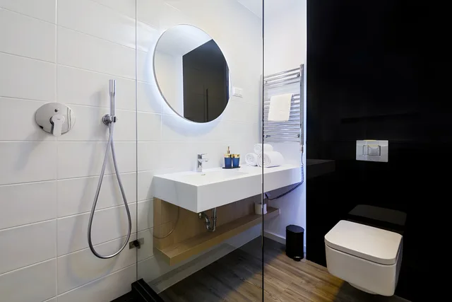 غرفة غراند ديلوكس بسرير كينج، Kvihotel Budapest 5/5