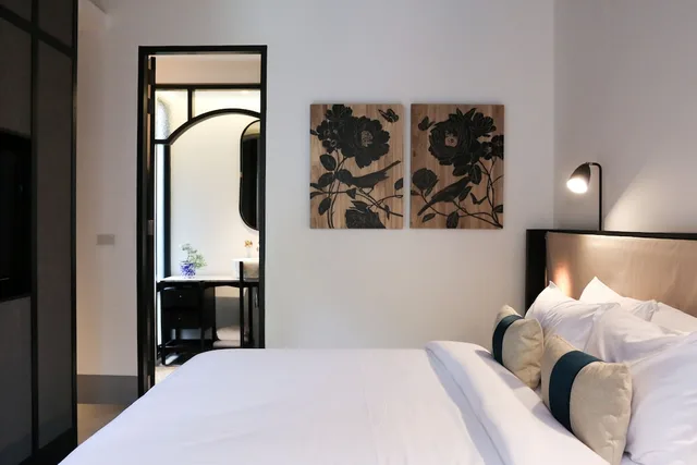 Willow، HOTEL DES ARTISTS PING SILHOUETTE 5/7