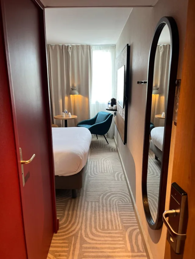 غرفة سوبيريور بسرير كوين، Golden Tulip Villepinte Roissy Parc des Expositions 5/10