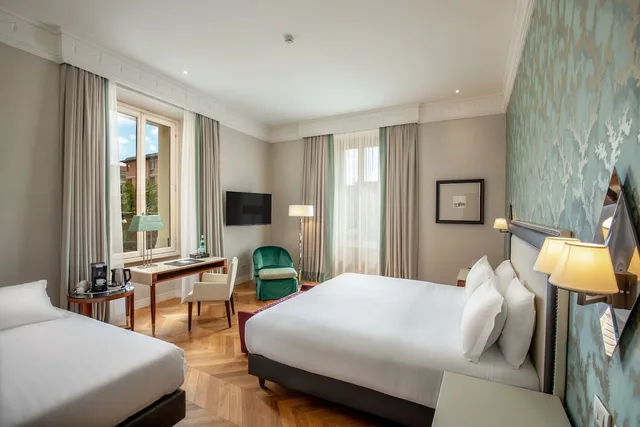 Junior Suite, Studio, King Bed, Rose Garden Palace 2/9