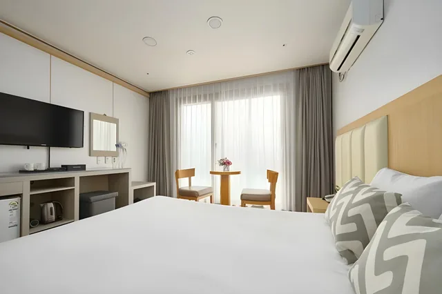 Room, 4 Futon Beds, Pool Side، Shin Shin Hotel Jeju City 2/2