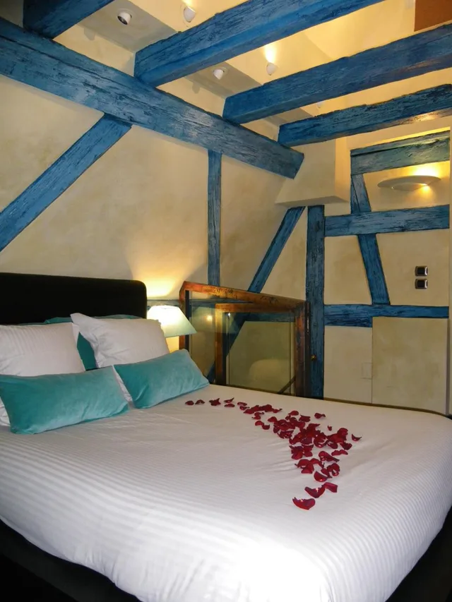 غرفة عائلية ثلاثية، Hotel Cathedrale 1/7