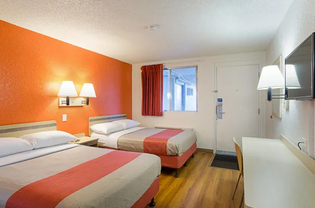 غرفة رباعية لذوي الإعاقة، Motel6 Denver, CO – Downtown 6/10