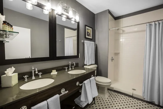 غرفة قياسية بسرير كينج، ENVISION HOTEL ST. PAUL SOUTH, AN ASCEND HOTEL COLLECTION 4/4
