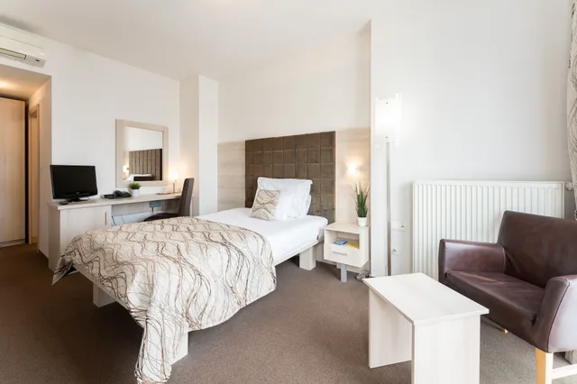 غرفة مفردة، Antares Hotel 20/20