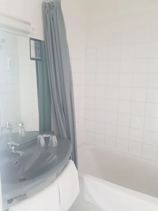 Room, Triple, Double and Bunk Bed, Ibis budget Lorient Hennebont 7/7