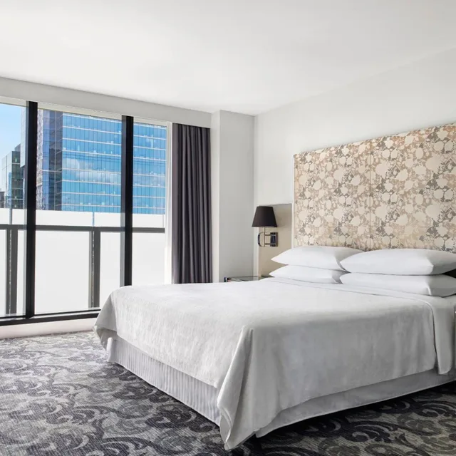 غرفة سوبيريور بسرير كينج بإطلالة على المدينة، Sheraton Melbourne Hotel 1/10