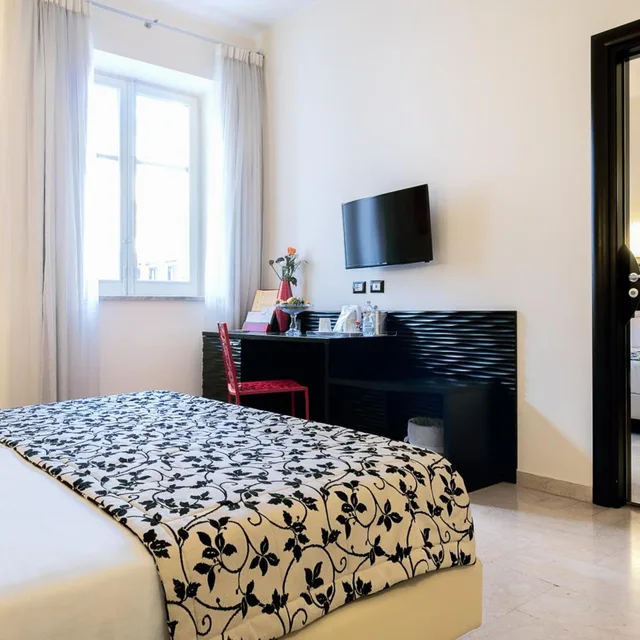 Basic, Double or Twin Bed, Hotel Garibaldi 6/7