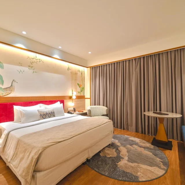 Premium, Nidhivan Sarovar Portico Vrindavan 4/6