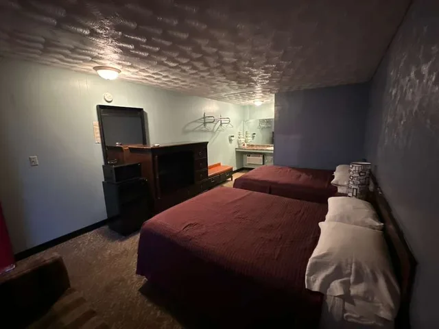 غرفة بسريرين مزدوجين للمدخنين، Gray Plaza Motel Benton Rend Lake I-57 9/10