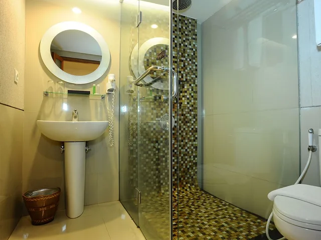 Executive, Queen Bed, GUMILANG REGENCY HOTEL EX-GUMILANG SARI HOTEL(KT) 5/5