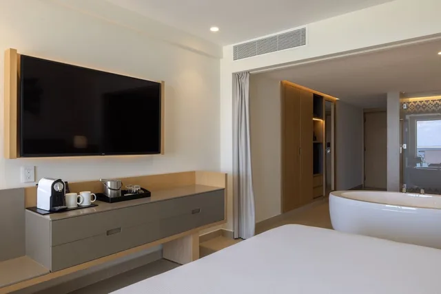Diamond Club, Swim Out, Junior Suite, Luxury, Ocean Front، Royalton Splash Riviera Cancun, An Autograph Collection All-Inclusive Resort 4/6