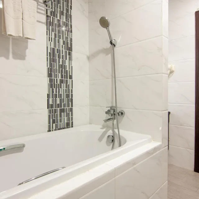 جناح بسرير كينج بإطلالة على البحر، Golden Jomtien Beach Hotel 9/10