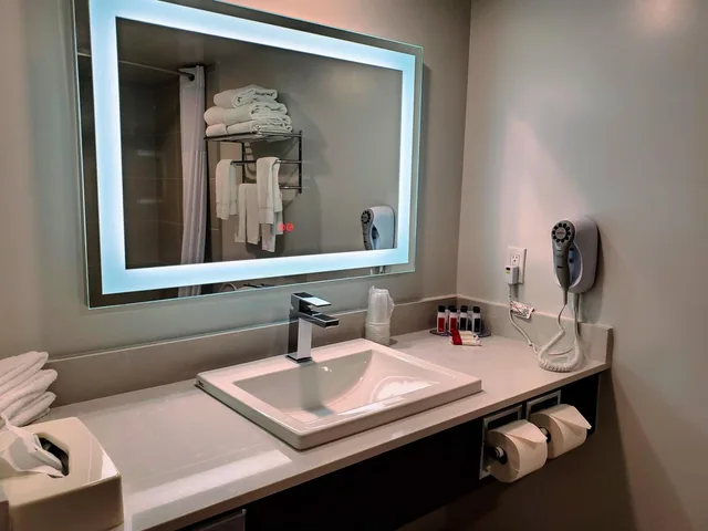 Pacific, Suite, 2 Queen Beds, Sofa, Kitchen, Super 8 by Wyndham Macleod Trail Calgary 3/3