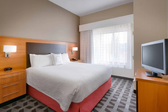1 Bedroom, Suite, Queen Bed, Sofa, Accessible, Towneplace Suites Elko 2/4