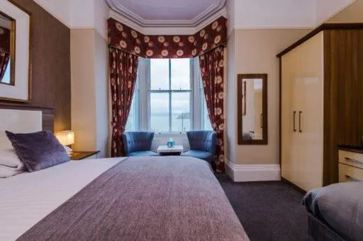 غرفة ديلوكس بسرير مزدوج أو سريرين منفصلين بإطلالة على البحر، Lauriston Court Hotel 1/1