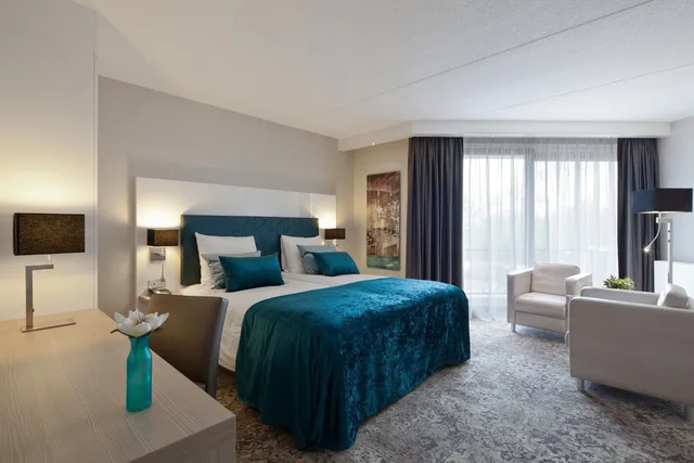 غرفة كومفورت ثلاثية بشرفة، Van der Valk Hotel Leiden 1/1