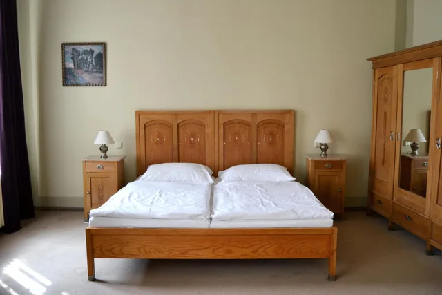 جناح، Hotel Praha Liberec 2/10