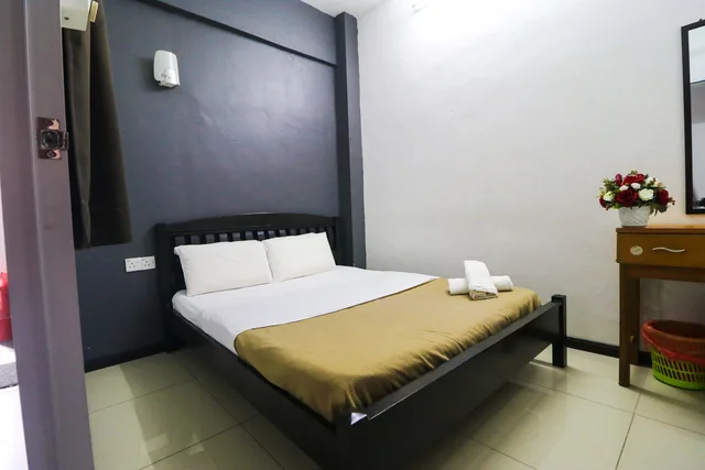 غرفة ديلوكس بسرير مزدوج، Uncle Guesthouse Kuala Terengganu by ZUZU 3/7