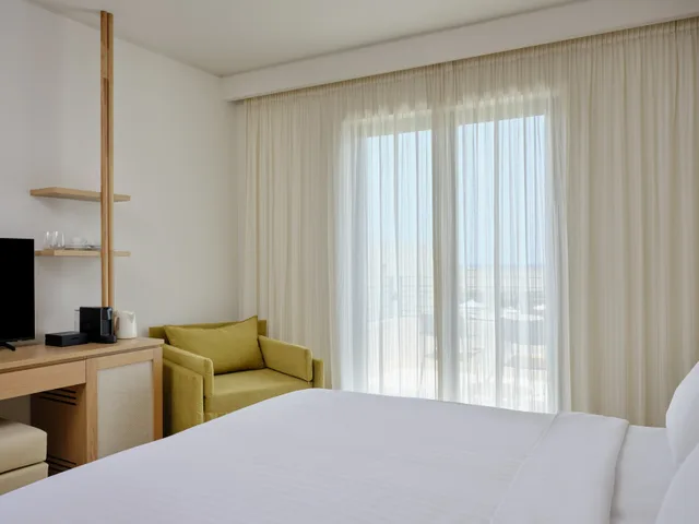 غرفة بسرير مزدوج بإطلالة على البحر، Atlantica Eleon Grand Resort 2/4