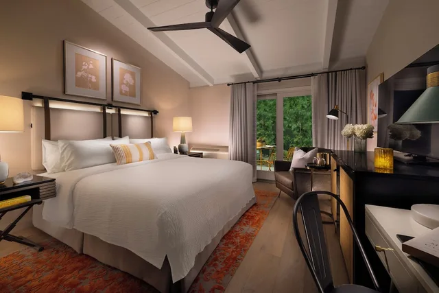 غرفة ديلوكس مفردة بسرير كينج، The Cottages Hotel 2/2
