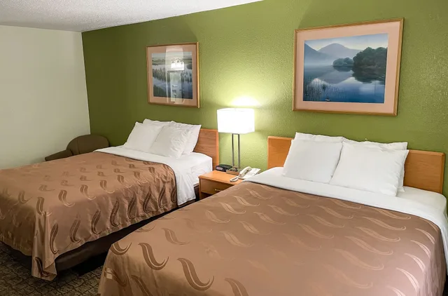 غرفة ديلوكس بسريرين كوين، Hudson Inn & Suites (ex Quality Inn) 2/7