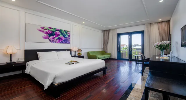 غرفة ديلوكس بسرير مزدوج بإطلالة على النهر بشرفة بحوض استحمام، Thanh Binh Riverside Hotel 2/3