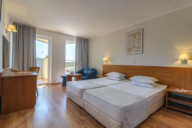 غرفة سوبيريور بسريرين منفصلين، Madara Park Hotel 3/9