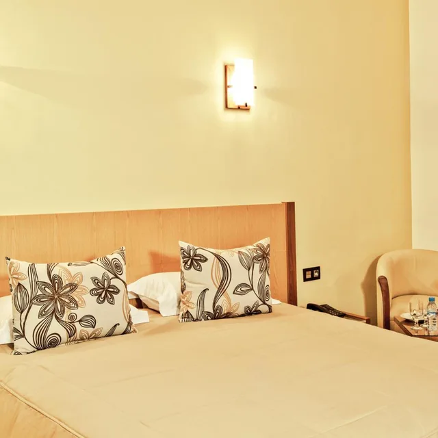 غرفة ديلوكس بسرير مزدوج، HOTEL ACROSS FEZ 2/6