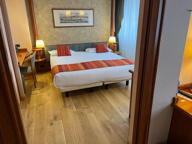 جناح جونيور، Best Western Hotel Crystal 9/10